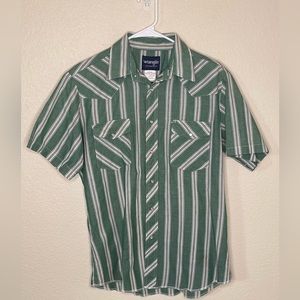 Short sleeve wrangler pearl snap shirt